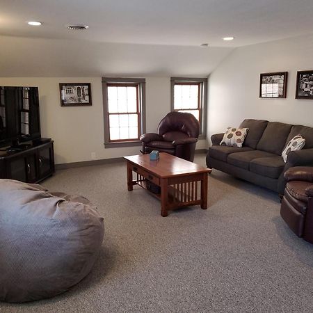 Ferienwohnung Spacious, Pet Friendly, In The Heart Of Downtown New Glarus Exterior foto